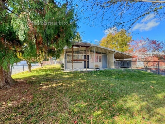 property at 6903 N Stevens St