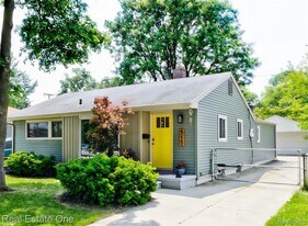 4217 Crooks Rd in Royal Oak, MI - Building Photo