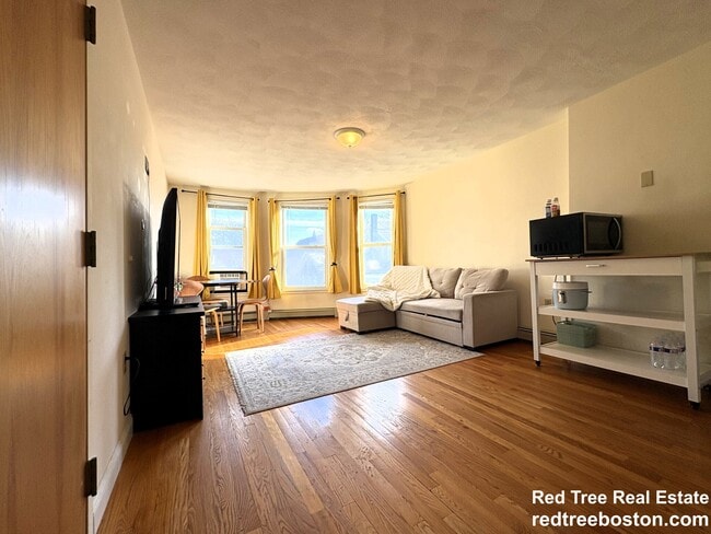 73 River St, Unit 3B