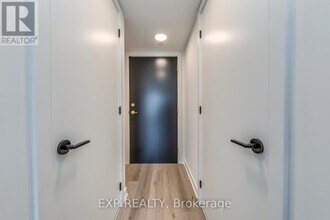 5 Lakeview Ave in Toronto, ON - Building Photo - Building Photo