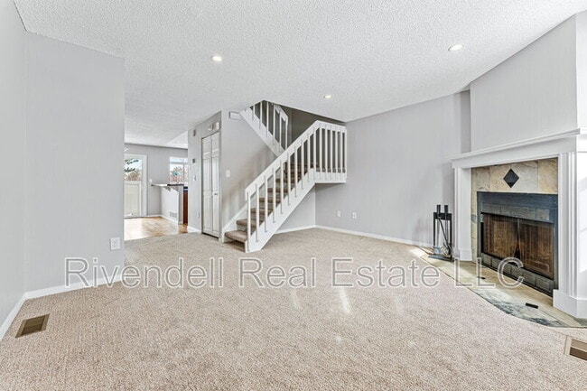 9695 W Chatfield Ave in Littleton, CO - Building Photo - Building Photo