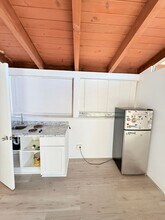 401 N Lupine St in Lompoc, CA - Building Photo - Building Photo