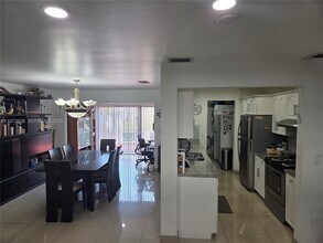 4916 Sheridan St in Hollywood, FL - Building Photo - Building Photo