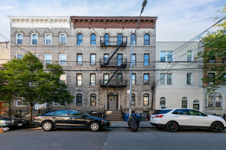 Greenpoint Building in Brooklyn, NY - Building Photo - Primary Photo