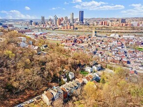 39 Welsh Way in Pittsburgh, PA - Building Photo - Building Photo