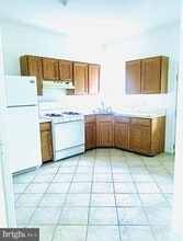 805 Brooks Ln in Baltimore, MD - Building Photo - Building Photo