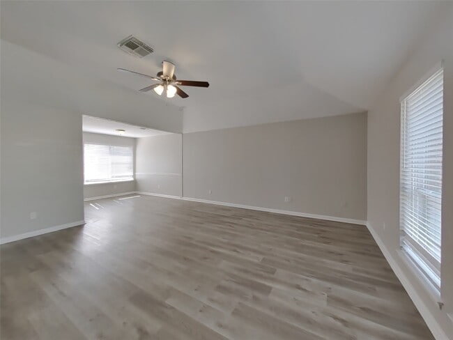 property at 7206 Sonnet Glen Ln