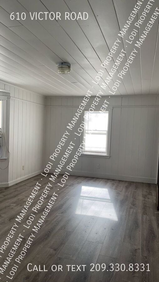 610 E Victor Rd in Lodi, CA - Building Photo - Building Photo