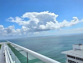 4020 Galt Ocean Dr, Unit 1210 in Fort Lauderdale, FL - Foto de edificio - Building Photo