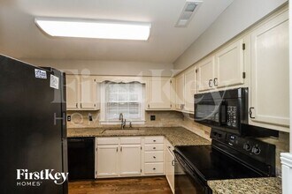 3800 Cardinal Ct in Greensboro, NC - Building Photo - Building Photo