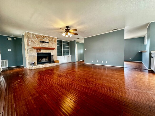 804 Olympic Dr in Kerrville, TX - Building Photo - Building Photo