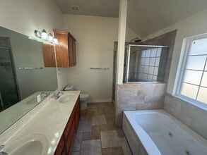 1704 Dorothy Dr in Moore, OK - Building Photo - Building Photo