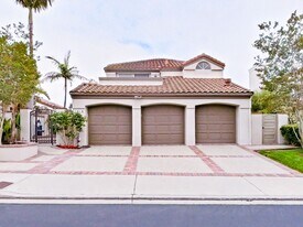 1014 Calle Venezia in San Clemente, CA - Building Photo