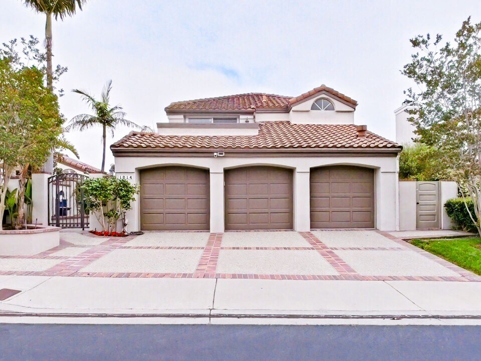 1014 Calle Venezia in San Clemente, CA - Foto de edificio