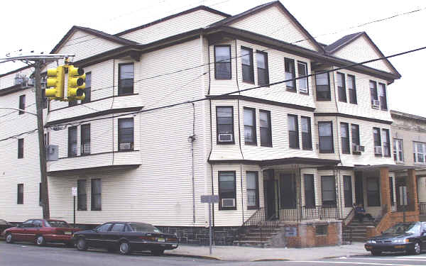 142 47th St in Union City, NJ - Building Photo - Building Photo