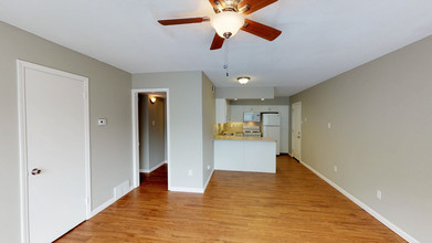 The Midtowner in Memphis, TN - Building Photo - Interior Photo