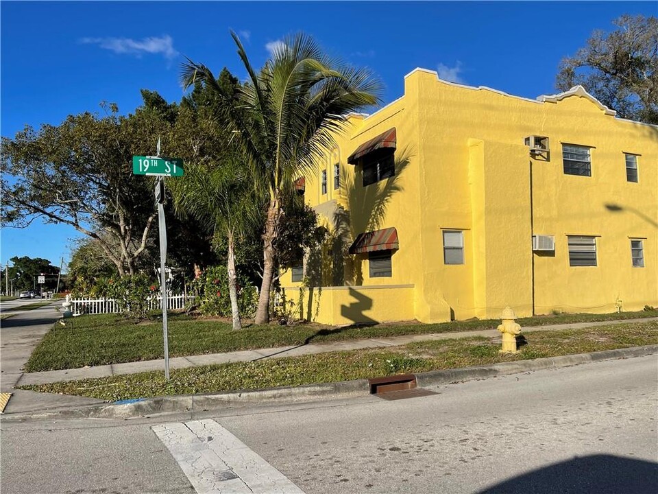 1904 20th Ave in Vero Beach, FL - Building Photo