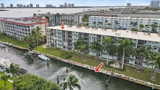 property at 109 Paradise Harbour Blvd