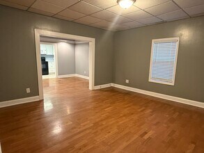 403 W Poplar St in Johnson City, TN - Building Photo - Building Photo