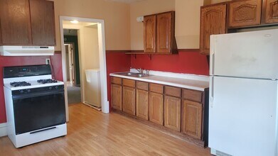 1050 Curtis St, Unit 2 in Baldwin, WI - Foto de edificio - Building Photo