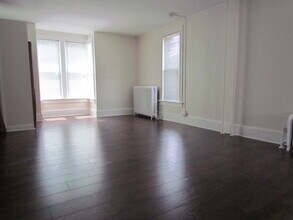 412 W Washington St in Champaign, IL - Building Photo - Building Photo