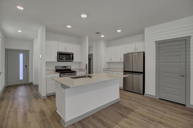 Millbrook Commons in San Marcos, TX - Building Photo - Building Photo