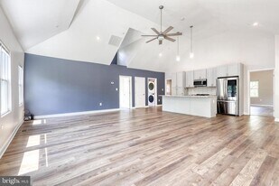 1248 Generals Hwy in Crownsville, MD - Building Photo