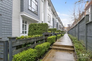 16433 Watson Dr in Surrey, BC - Building Photo