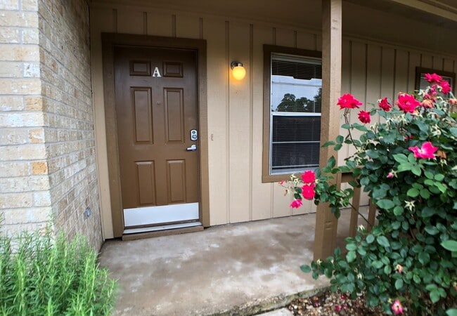 2428 Pecan Ridge Dr in Bryan, TX - Building Photo - Building Photo