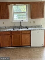 347 Shenandoah Ave in Winchester, VA - Building Photo