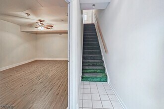4 Woods Edge Rd in Rockaway, NJ - Building Photo - Building Photo