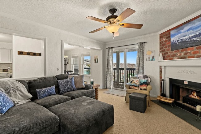 1216 Pinnacle Rdg Rd