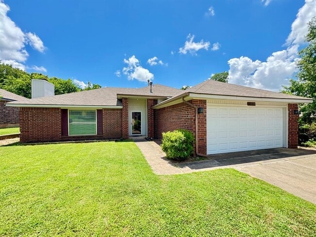 property at 11628 Lorene Ave