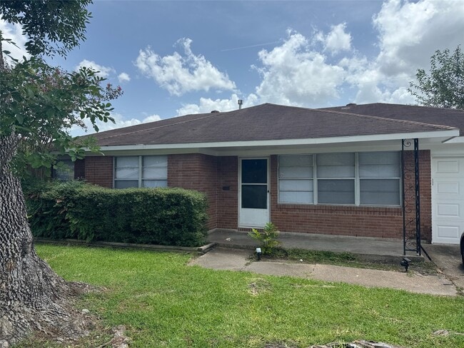 property at 217 W Twickenham Trail