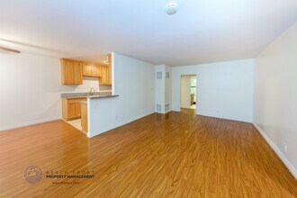 740 S St Andrews Pl, Unit 17 in Los Angeles, CA - Building Photo - Building Photo