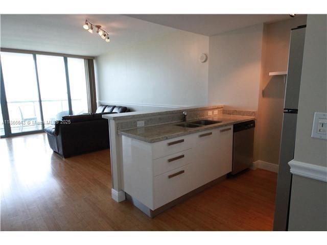 601 NE 36th St in Miami, FL - Building Photo - Building Photo