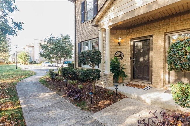 2000 Picardy Ct in Virginia Beach, VA - Building Photo - Building Photo