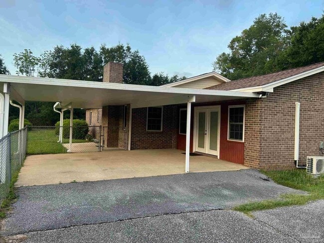 4560 Woodbine Rd in Milton, FL - Building Photo - Building Photo