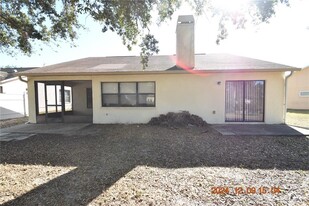 13444 Silvercreek Dr in Riverview, FL - Foto de edificio - Building Photo