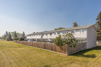 Ormsby Place Condominiums in Edmonton, AB - Building Photo - Building Photo