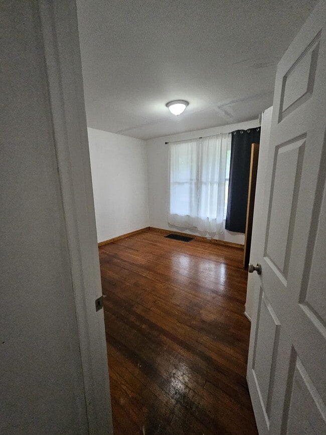 property at 3209 Saratoga Ave
