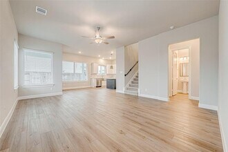 2507 Herring Ln in Clear Lake Shores, TX - Foto de edificio - Building Photo