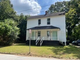 1 Berry Ave, Unit 1 Berry Avenue in Newnan, GA - Building Photo