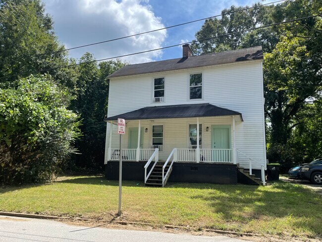 1 Berry Ave, Unit 1 Berry Avenue