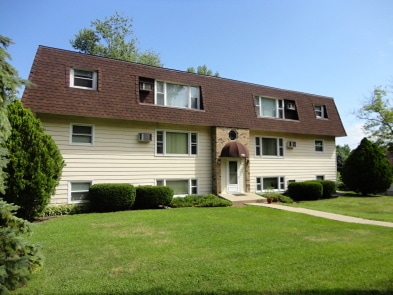 146 Cherry St, Unit Cherry Street Apartments in Williams Bay, WI - Building Photo - Building Photo