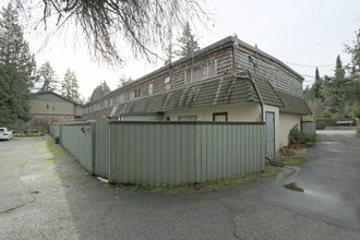 3430-3450 Capilano Rd in North Vancouver District, BC - Building Photo - Building Photo