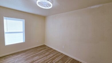 2200 E California Ave in Midland, TX - Building Photo - Building Photo