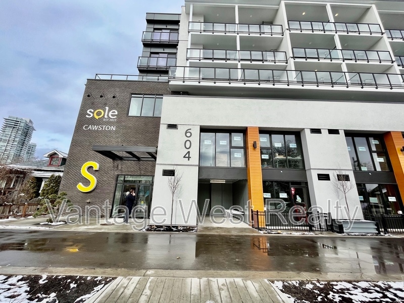 604-604 Cawston Ave in Kelowna, BC - Building Photo