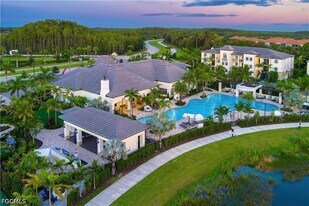 12171 Treeline Ave in Ft. Myers, FL - Building Photo