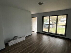 2318 W 33rd St S in Wichita, KS - Building Photo - Building Photo